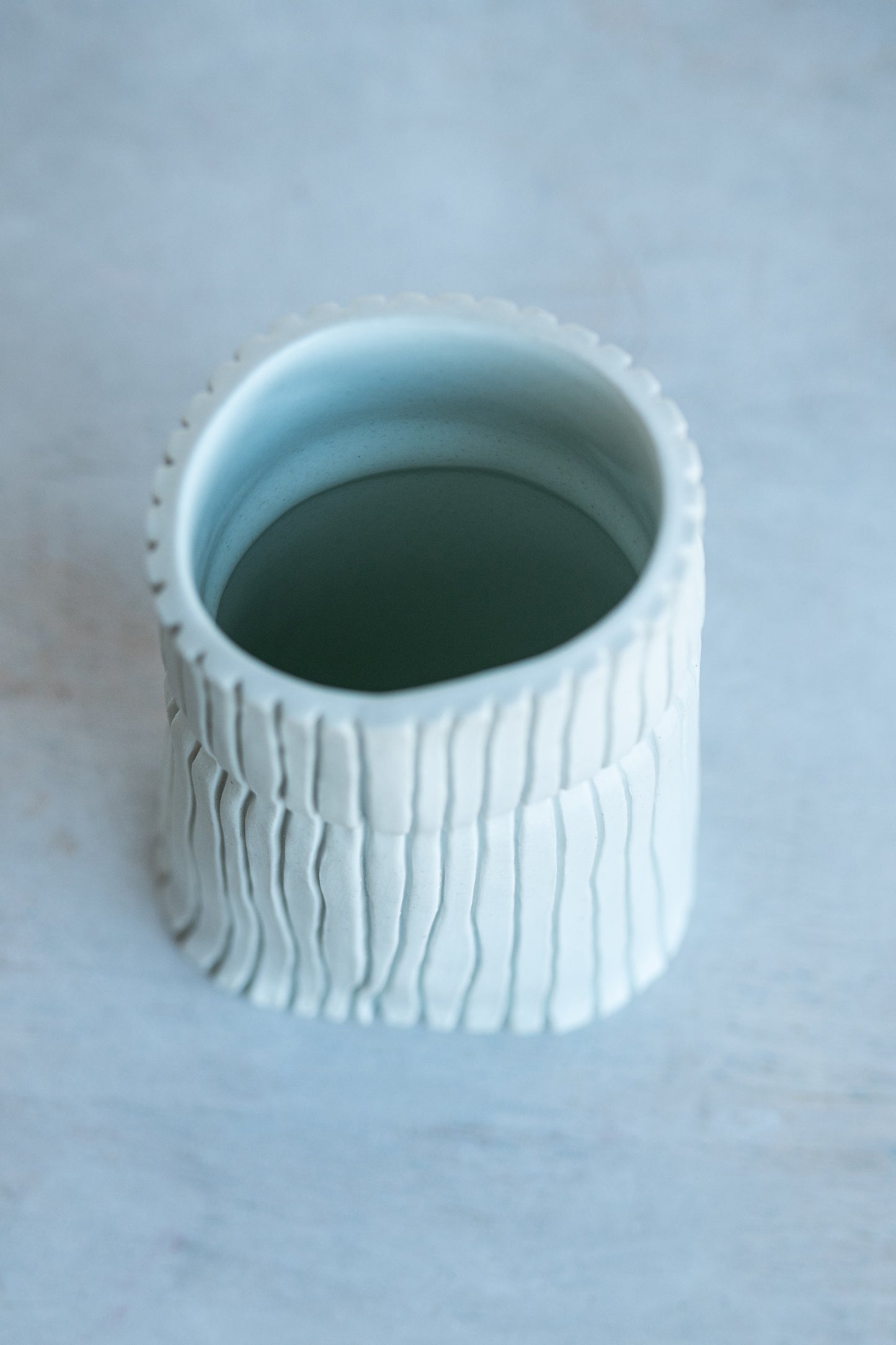 alto groovy porcelain vase