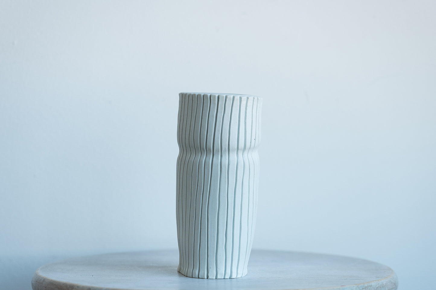 alto groovy porcelain vase