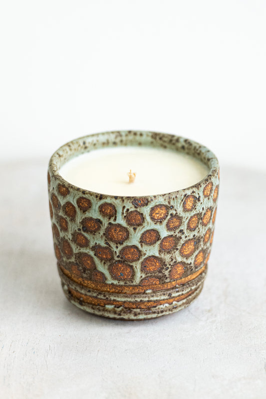 dots & lines underdog stoneware candle